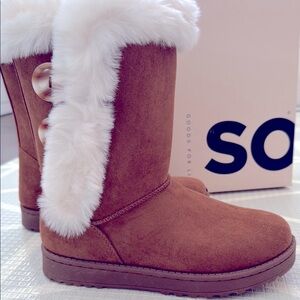 NWT! Women's Brown Fur-Lined Winter Chestnut Boots. Various sizes